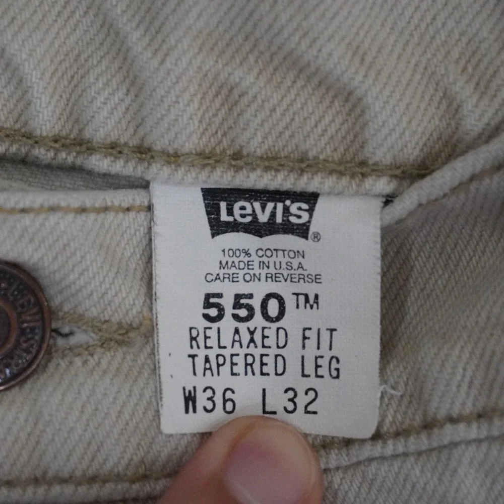 Vintage Levis 550 Relaxed Fit Tapered Leg Jeans Mens 36x32 Beige Denim Pants‎